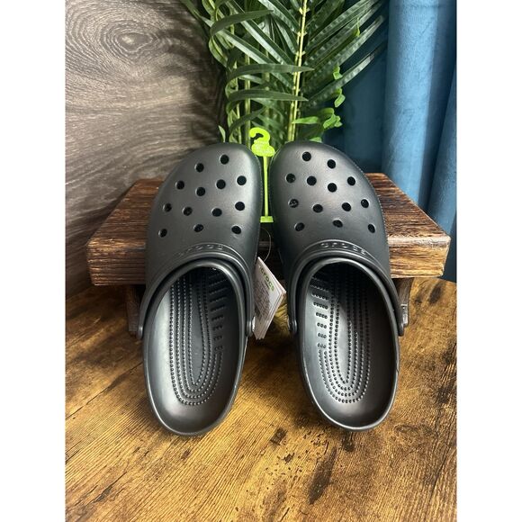 Crocs Classic Clogs 10001-001 in Black. Unisex Men Size 9, Women Size 11. NWT! - Picture 3 of 12